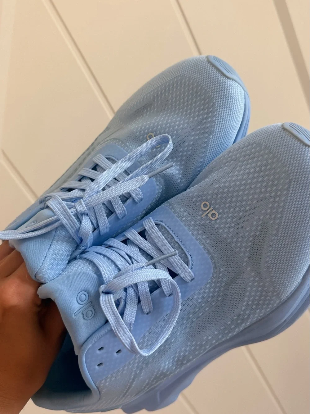 Alo Women’s Runner Sneakers - Light Blue